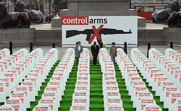 Presentació internacional de la campanya "Armes sota control" a Trafalgar Square. 